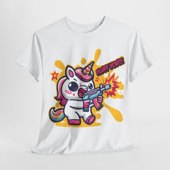 Słodki T-shirt z Jednorożcem i Karabinem Maszynowym 