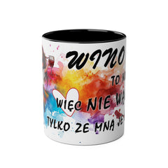 Kolorowy dwukolorowy kubek do kawy - zabawny projekt dla miłośników wina