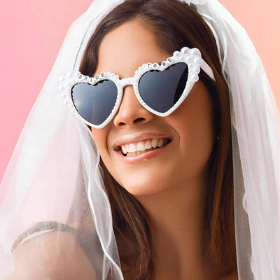 1Pair Bachelorette Party Bride Sunglasses Heart Shaped Glasses for Women Bridesmaid Bride Photo Tools Party Gift Accessories